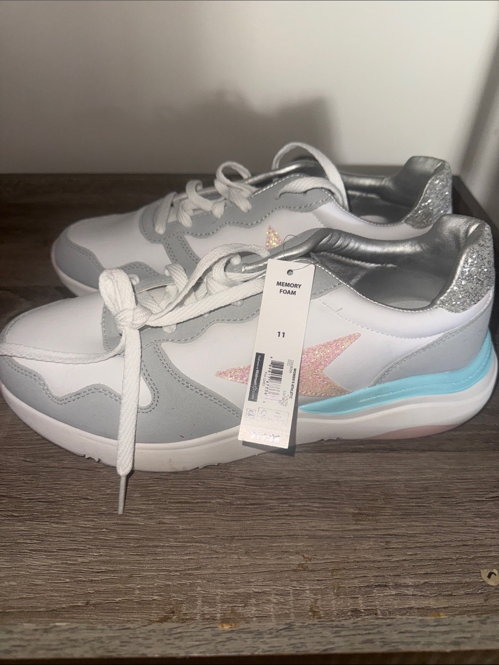 No Boundaries White, Gray & Pink Star Athletic Sneakers